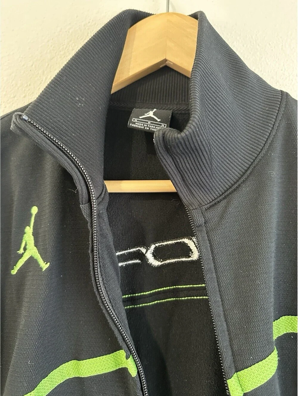 Air Jordan Men's Full Zip Track Jacket Size MEDIUM Neon Green Piping Jumpman